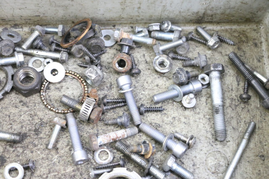 photo de ZAK SCHROEVEN EN BEVESTIGINGSMATERIAAL PEUGEOT CITYSTAR 125 (2011 - 2017) - Andere kijkhoek