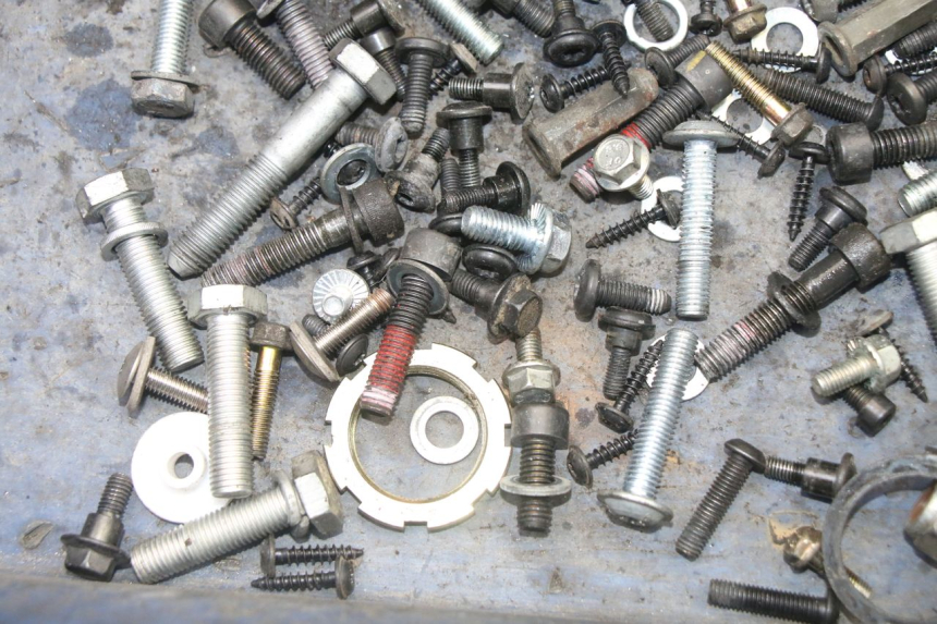 photo de ZAK SCHROEVEN EN BEVESTIGINGSMATERIAAL PEUGEOT CITYSTAR 2T 50 (2018 - 2021) - Andere kijkhoek