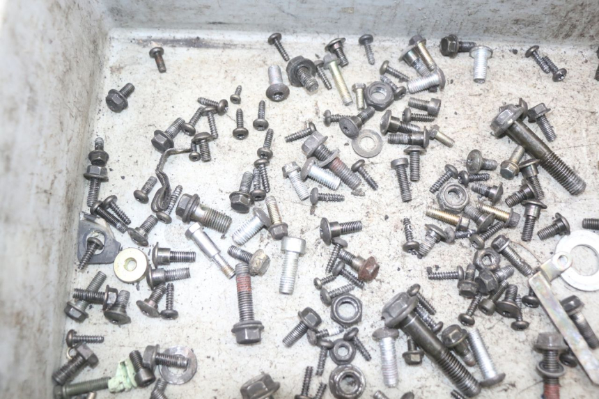 photo de ZAK SCHROEVEN EN BEVESTIGINGSMATERIAAL PEUGEOT DJANGO 125 (2014 - 2017) - Detail van het onderdeel