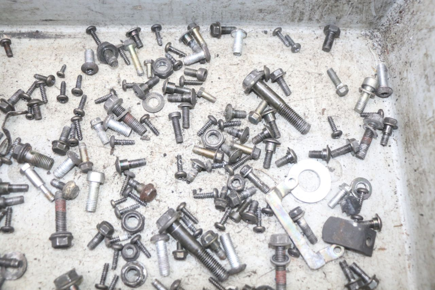 photo de ZAK SCHROEVEN EN BEVESTIGINGSMATERIAAL PEUGEOT DJANGO 125 (2014 - 2017) - Zoom op gebruiksstaat