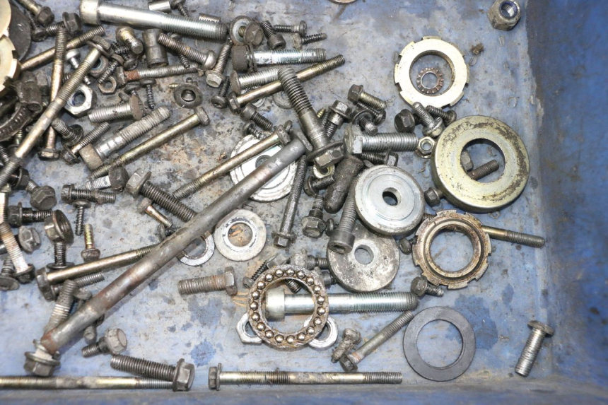 photo de ZAK SCHROEVEN EN BEVESTIGINGSMATERIAAL PEUGEOT KISBEE 2T 50 (2010 - 2017) - Detail van het onderdeel