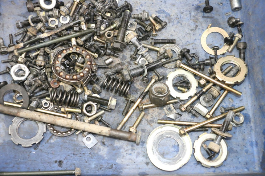 photo de ZAK SCHROEVEN EN BEVESTIGINGSMATERIAAL PEUGEOT KISBEE 4T 50 (2018 - 2022) - Detail van het onderdeel