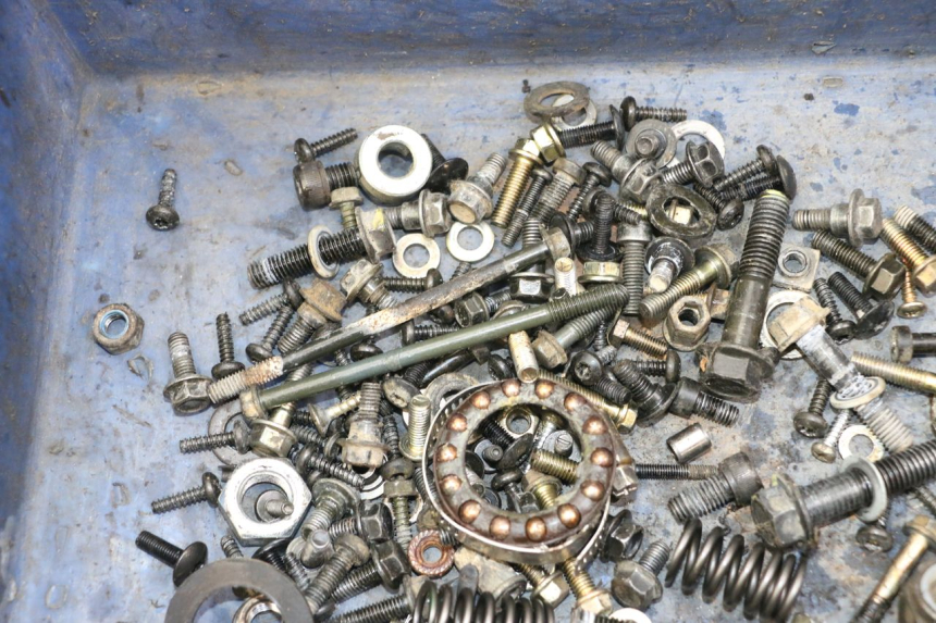 photo de ZAK SCHROEVEN EN BEVESTIGINGSMATERIAAL PEUGEOT KISBEE 4T 50 (2018 - 2022) - Zoom op gebruiksstaat