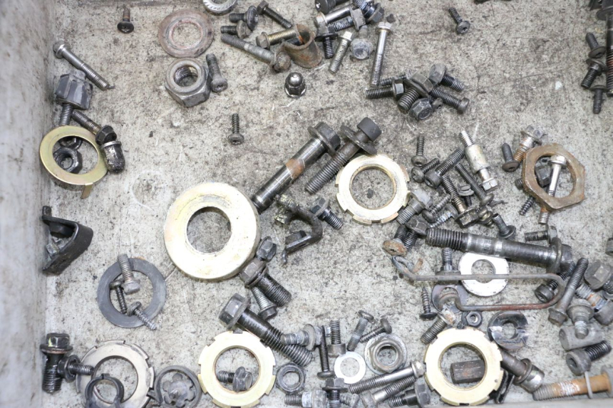 photo de ZAK SCHROEVEN EN BEVESTIGINGSMATERIAAL PEUGEOT KISBEE 4T 50 (2010 - 2017) - Detail van het onderdeel