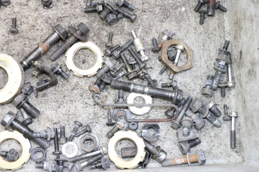 photo de ZAK SCHROEVEN EN BEVESTIGINGSMATERIAAL PEUGEOT KISBEE 4T 50 (2010 - 2017) - Zoom op gebruiksstaat