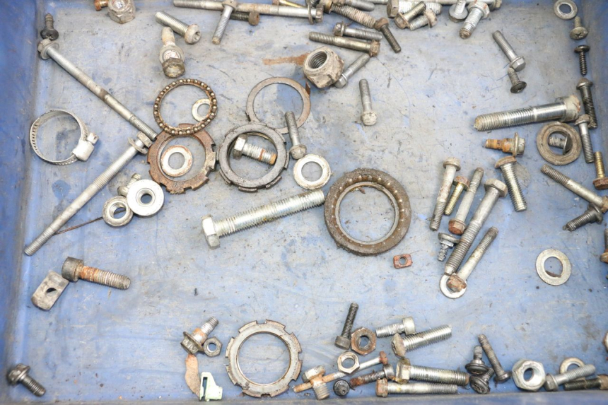 photo de ZAK SCHROEVEN EN BEVESTIGINGSMATERIAAL PEUGEOT LUDIX 50 (2008 - 2017) - Detail van het onderdeel