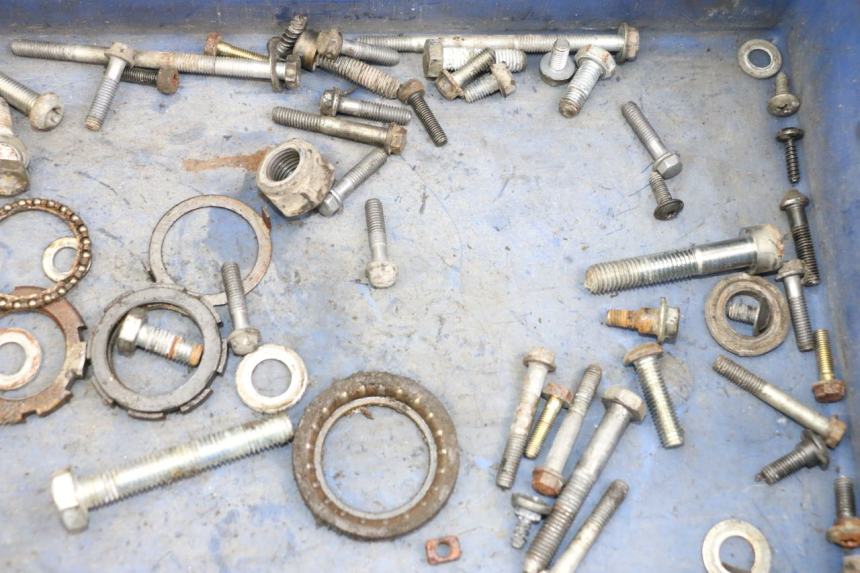 photo de ZAK SCHROEVEN EN BEVESTIGINGSMATERIAAL PEUGEOT LUDIX 50 (2008 - 2017) - Zoom op gebruiksstaat