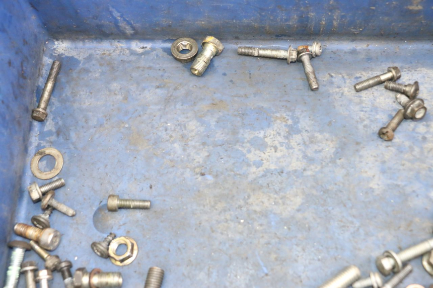 photo de ZAK SCHROEVEN EN BEVESTIGINGSMATERIAAL PEUGEOT LUDIX 50 (2005 - 2007) - Andere kijkhoek