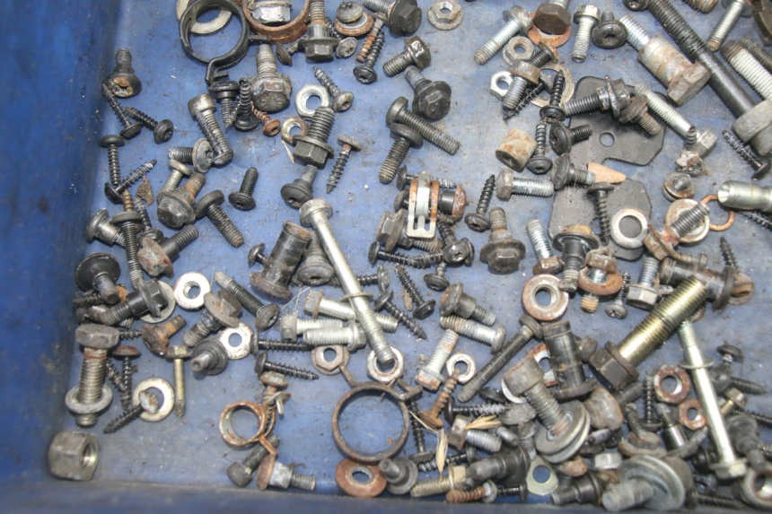 photo de ZAK SCHROEVEN EN BEVESTIGINGSMATERIAAL PEUGEOT SATELIS COMPRESSOR K15 125 (2006 - 2009) - Andere kijkhoek