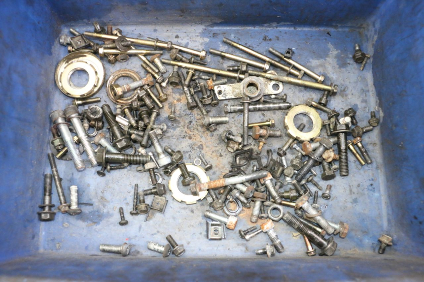 photo de ZAK SCHROEVEN EN BEVESTIGINGSMATERIAAL PEUGEOT SPEEDFIGHT 3 LC 2T 50 (2009 - 2015) - Hoofdaanzicht