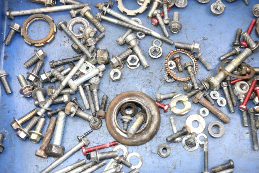 photo de ZAK SCHROEVEN EN BEVESTIGINGSMATERIAAL PEUGEOT TKR TREKKER FURIOUS 50 (2005 - 2014) - Detail van het onderdeel