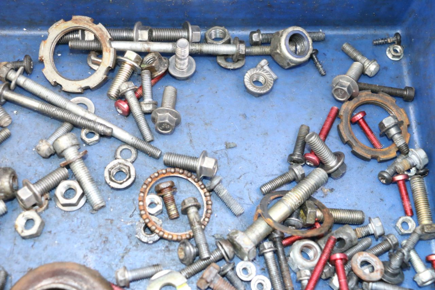 photo de ZAK SCHROEVEN EN BEVESTIGINGSMATERIAAL PEUGEOT TKR TREKKER FURIOUS 50 (2005 - 2014) - Andere kijkhoek