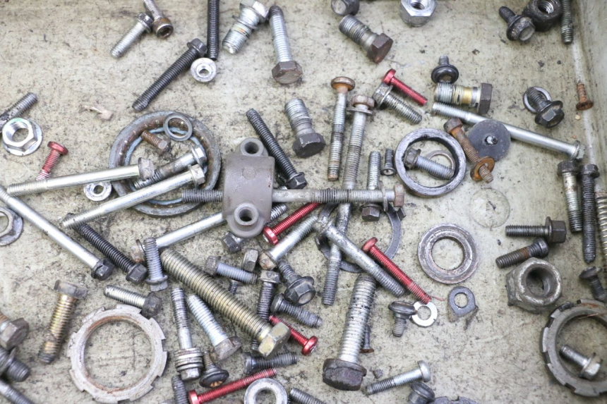 photo de ZAK SCHROEVEN EN BEVESTIGINGSMATERIAAL PEUGEOT TKR TREKKER FURIOUS 50 (2005 - 2014) - Detail van het onderdeel