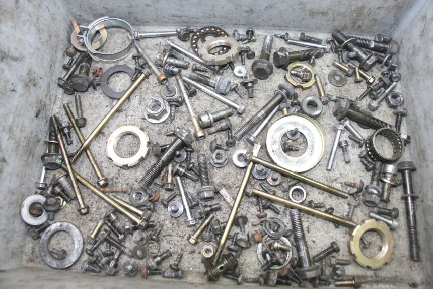 photo de ZAK SCHROEVEN EN BEVESTIGINGSMATERIAAL PEUGEOT VIVACITY 125 (2010 - 2017) - Hoofdaanzicht