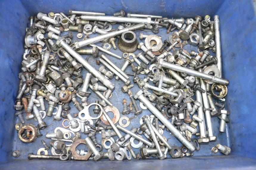 photo de ZAK SCHROEVEN EN BEVESTIGINGSMATERIAAL PIAGGIO MP3 125 (2006 - 2014) - Hoofdaanzicht