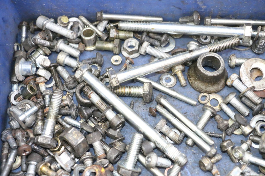 photo de ZAK SCHROEVEN EN BEVESTIGINGSMATERIAAL PIAGGIO MP3 125 (2006 - 2014) - Technische close-up