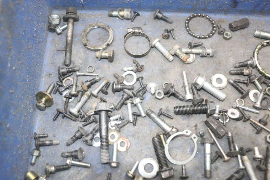 photo de ZAK SCHROEVEN EN BEVESTIGINGSMATERIAAL PIAGGIO NEW TYPHOON 50 (2010 - 2017) - Detail van het onderdeel