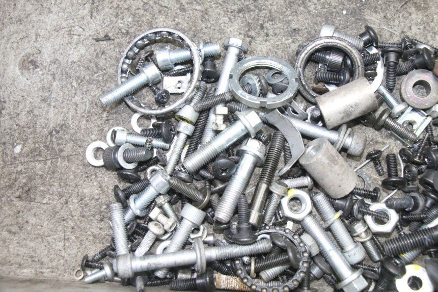 photo de ZAK SCHROEVEN EN BEVESTIGINGSMATERIAAL PIAGGIO NRG POWER PUREJET 50 (2018 - 2021) - Detail van het onderdeel