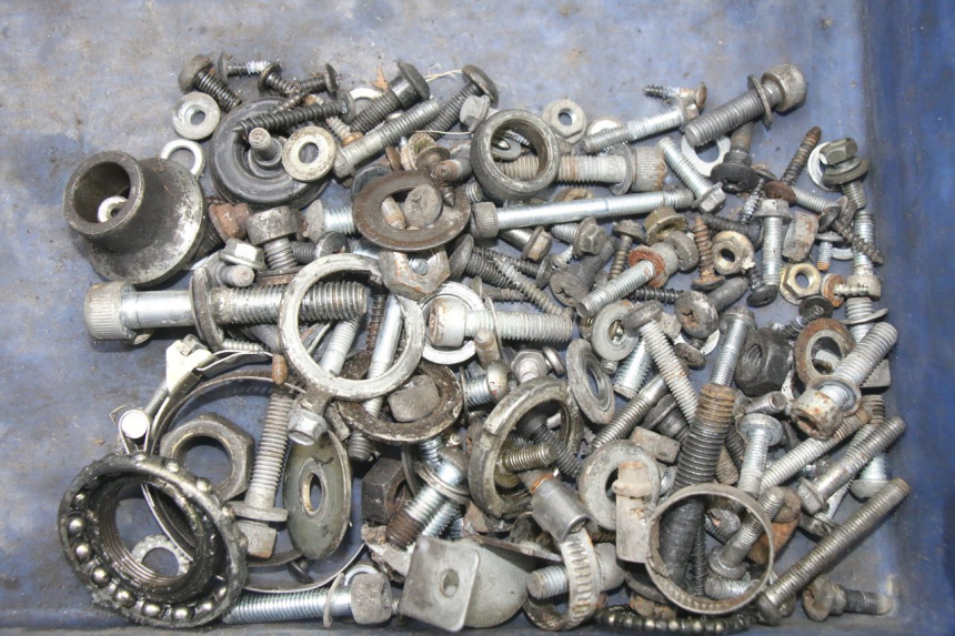 photo de ZAK SCHROEVEN EN BEVESTIGINGSMATERIAAL PIAGGIO VESPA GRANTURISMO 125 (2003 - 2007) - Hoofdaanzicht