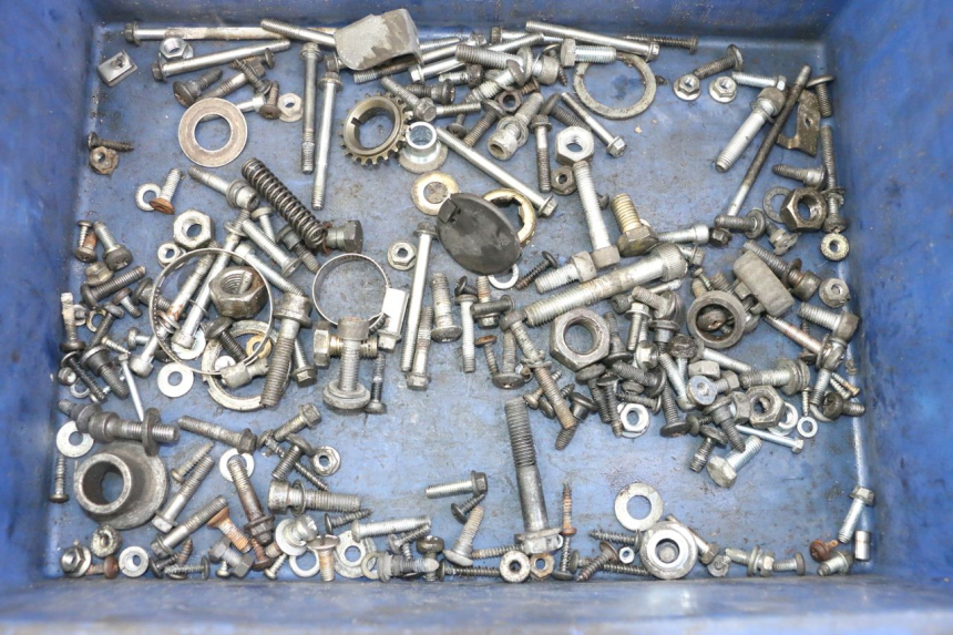 photo de ZAK SCHROEVEN EN BEVESTIGINGSMATERIAAL PIAGGIO VESPA GRANTURISMO 200 (2004 - 2005) - Hoofdaanzicht