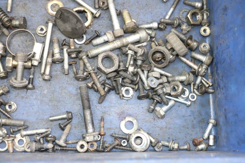 photo de ZAK SCHROEVEN EN BEVESTIGINGSMATERIAAL PIAGGIO VESPA GRANTURISMO 200 (2004 - 2005) - Andere kijkhoek