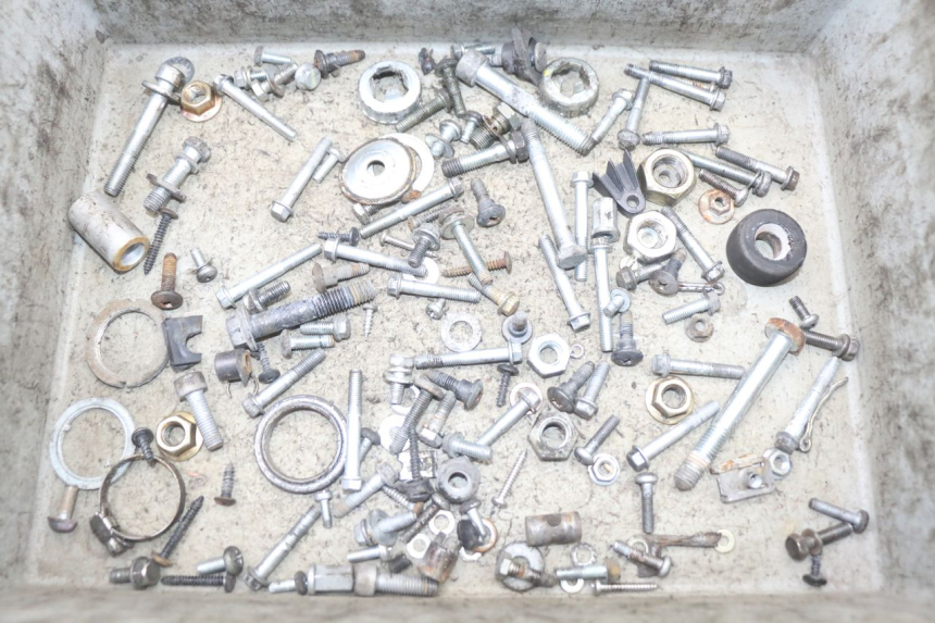 photo de ZAK SCHROEVEN EN BEVESTIGINGSMATERIAAL PIAGGIO VESPA LX 2T 50 (2005 - 2013) - Hoofdaanzicht