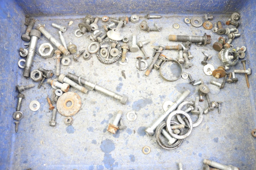 photo de ZAK SCHROEVEN EN BEVESTIGINGSMATERIAAL PIAGGIO VESPA LX 2T 50 (2005 - 2013) - Hoofdaanzicht