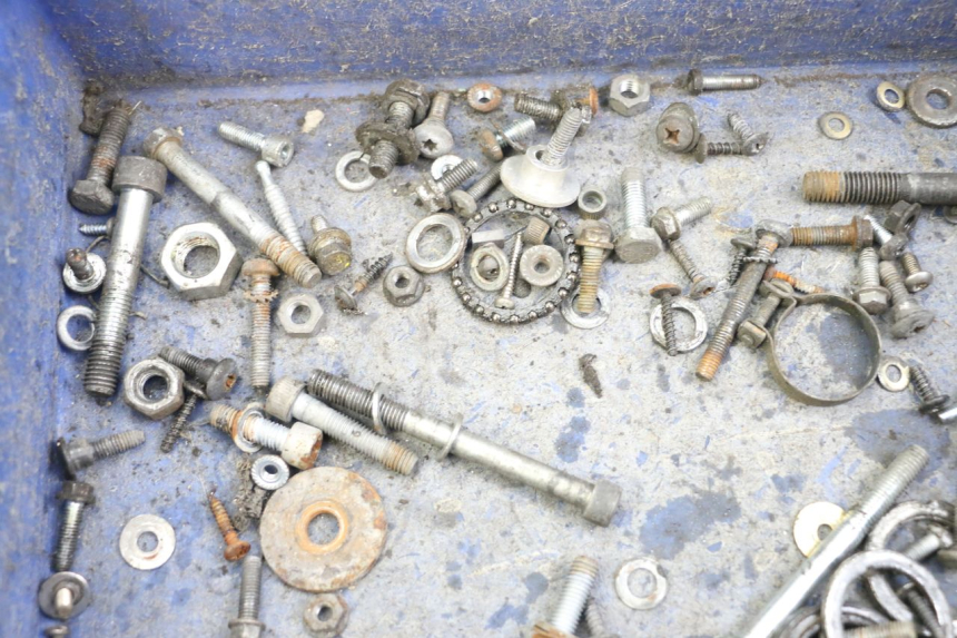 photo de ZAK SCHROEVEN EN BEVESTIGINGSMATERIAAL PIAGGIO VESPA LX 2T 50 (2005 - 2013) - Zoom op gebruiksstaat