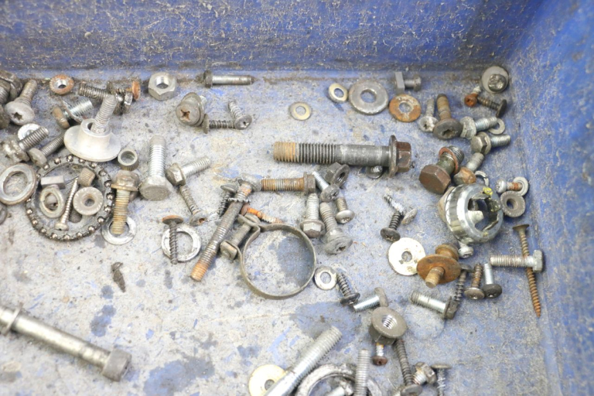 photo de ZAK SCHROEVEN EN BEVESTIGINGSMATERIAAL PIAGGIO VESPA LX 2T 50 (2005 - 2013) - Andere kijkhoek