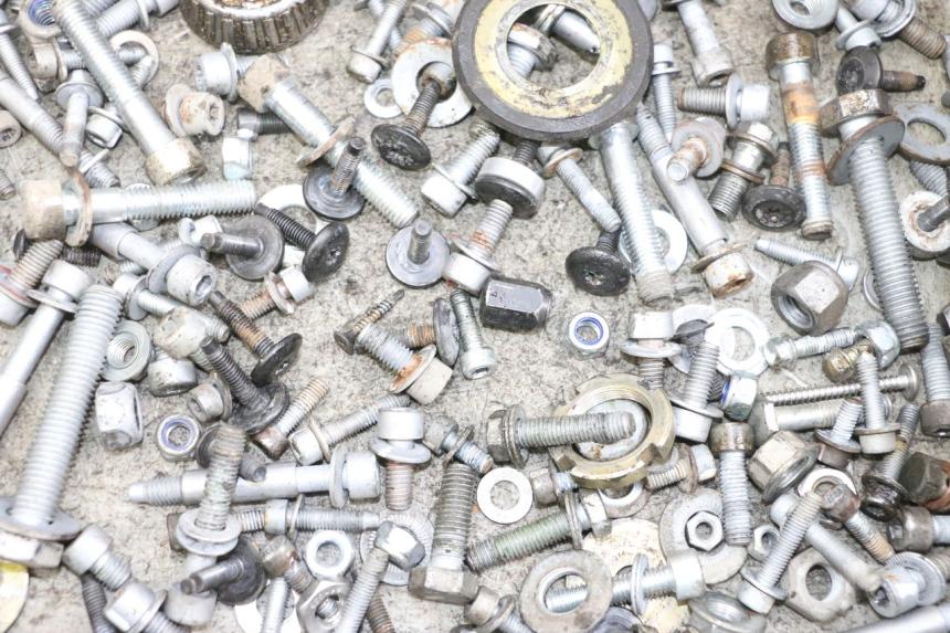 photo de ZAK SCHROEVEN EN BEVESTIGINGSMATERIAAL LIGIER PULSE 3 1 (2014 - 2020) - Detail van het onderdeel