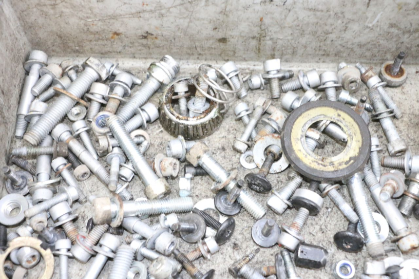 photo de ZAK SCHROEVEN EN BEVESTIGINGSMATERIAAL LIGIER PULSE 3 1 (2014 - 2020) - Zoom op gebruiksstaat