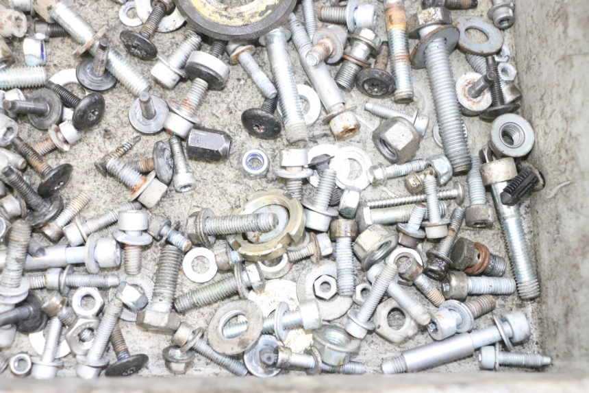 photo de ZAK SCHROEVEN EN BEVESTIGINGSMATERIAAL LIGIER PULSE 3 1 (2014 - 2020) - Technische close-up