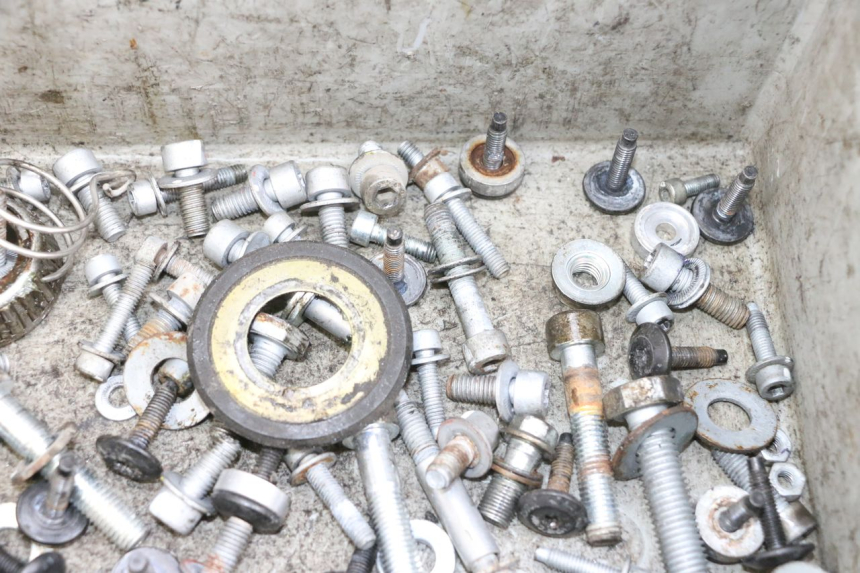 photo de ZAK SCHROEVEN EN BEVESTIGINGSMATERIAAL LIGIER PULSE 3 1 (2014 - 2020) - Overzicht