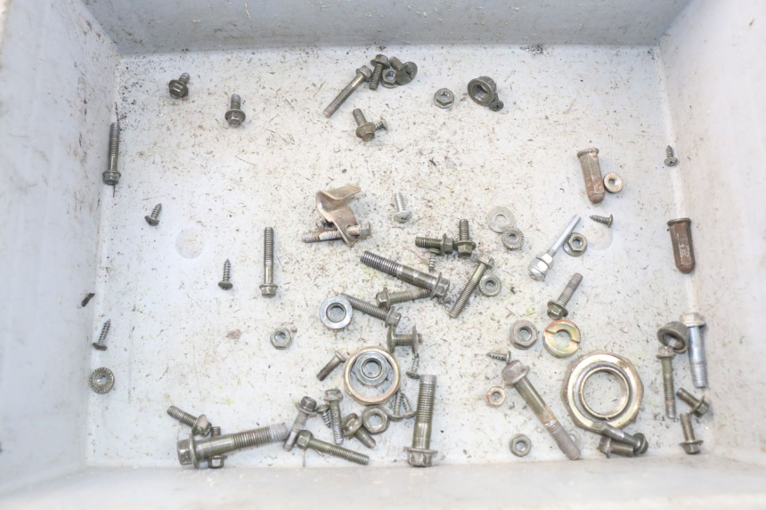 photo de ZAK SCHROEVEN EN BEVESTIGINGSMATERIAAL VASTRO R-ONE 4T 50 (2014 - 2022) - Hoofdaanzicht