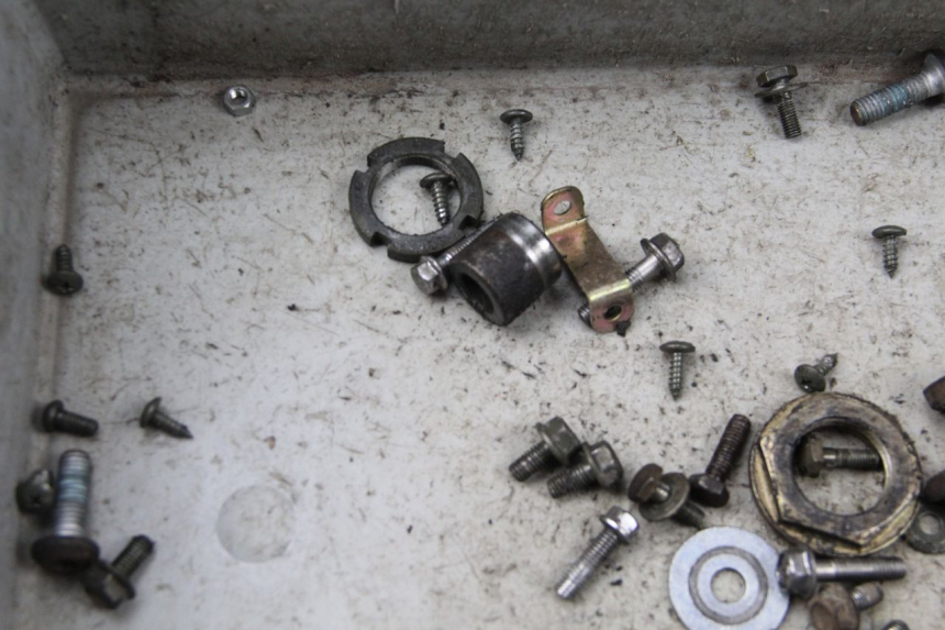 photo de ZAK SCHROEVEN EN BEVESTIGINGSMATERIAAL RIDE RACE 2T 50 (2012 - 2017) - Technische close-up