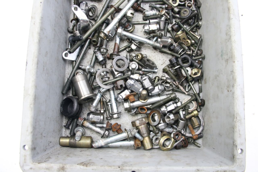 photo de ZAK SCHROEVEN EN BEVESTIGINGSMATERIAAL SPY RACING F3 350 (2015 - 2022) - Andere kijkhoek