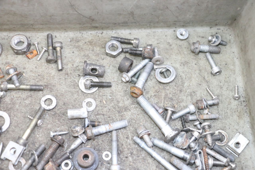 photo de ZAK SCHROEVEN EN BEVESTIGINGSMATERIAAL APRILIA RALLY AC 50 (1995 - 2004) - Andere kijkhoek