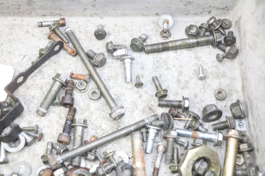 photo de ZAK SCHROEVEN EN BEVESTIGINGSMATERIAAL YAMASAKI RAPTOR 50 (2013 - 2018) - Andere kijkhoek