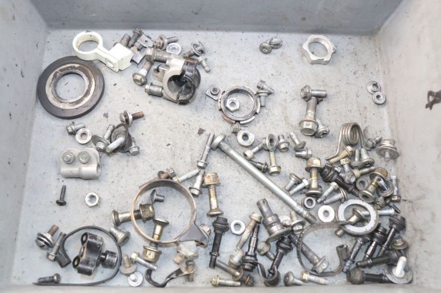 photo de ZAK SCHROEVEN EN BEVESTIGINGSMATERIAAL SUZUKI RMZ RM-Z 450 (2008 - 2011) - Hoofdaanzicht