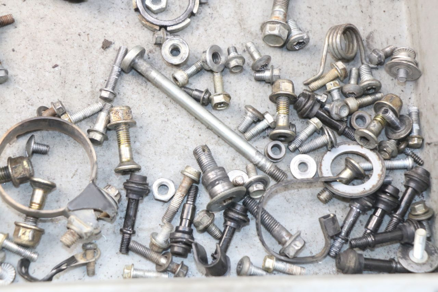 photo de ZAK SCHROEVEN EN BEVESTIGINGSMATERIAAL SUZUKI RMZ RM-Z 450 (2008 - 2011) - Zoom op gebruiksstaat