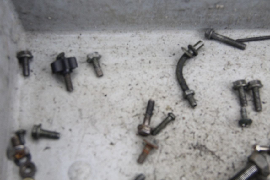 photo de ZAK SCHROEVEN EN BEVESTIGINGSMATERIAAL TNT MOTOR ROMA 10' 2T 50 (2011 - 2018) - Technische close-up