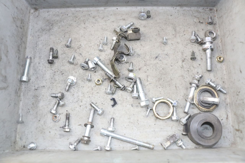 photo de ZAK SCHROEVEN EN BEVESTIGINGSMATERIAAL TNT MOTOR ROMA 10' 4T 50 (2019 - 2022) - Hoofdaanzicht