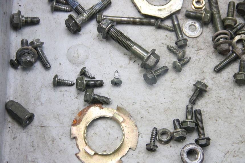 photo de ZAK SCHROEVEN EN BEVESTIGINGSMATERIAAL TNT MOTOR ROMA 10' 4T 50 (2019 - 2022) - Detail van het onderdeel