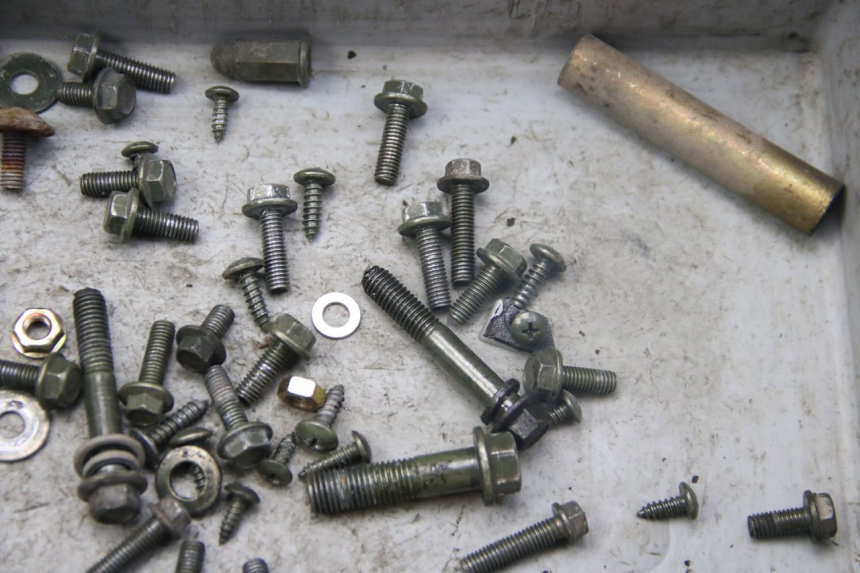 photo de ZAK SCHROEVEN EN BEVESTIGINGSMATERIAAL TNT MOTOR ROMA 10' 4T 50 (2019 - 2022) - Andere kijkhoek