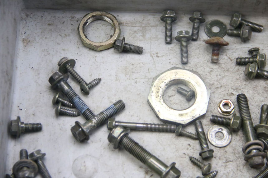 photo de ZAK SCHROEVEN EN BEVESTIGINGSMATERIAAL TNT MOTOR ROMA 10' 4T 50 (2019 - 2022) - Technische close-up