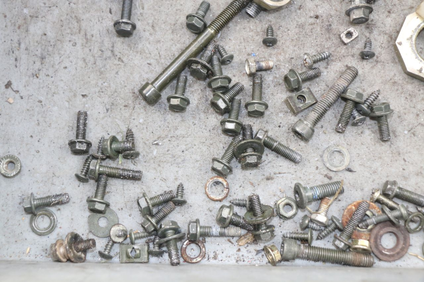 photo de ZAK SCHROEVEN EN BEVESTIGINGSMATERIAAL TNT MOTOR ROMA 12' 2T 50 (2007 - 2018) - Zoom op gebruiksstaat