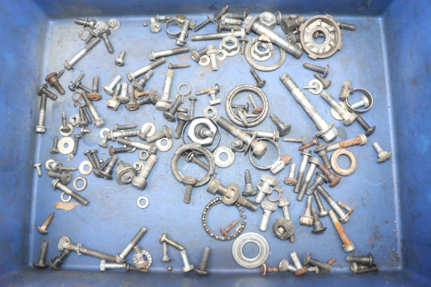 photo de ZAK SCHROEVEN EN BEVESTIGINGSMATERIAAL GILERA RUNNER LC 50 (1997 - 1998) - Hoofdaanzicht