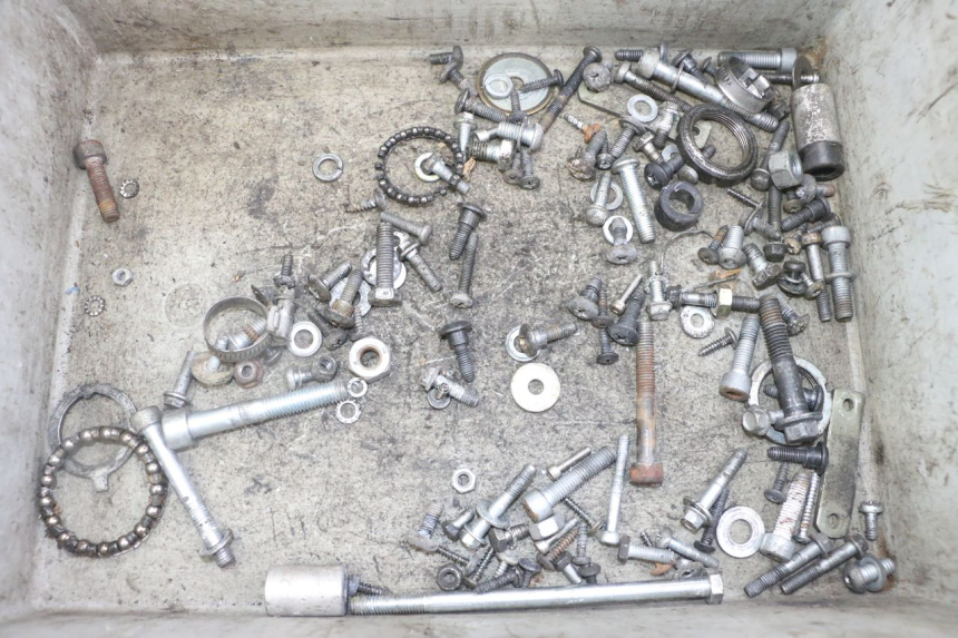 photo de ZAK SCHROEVEN EN BEVESTIGINGSMATERIAAL GILERA RUNNER SL 50 (2006 - 2009) - Hoofdaanzicht