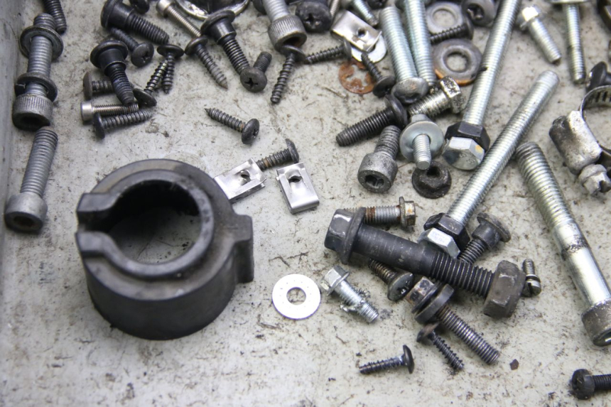 photo de ZAK SCHROEVEN EN BEVESTIGINGSMATERIAAL GILERA RUNNER SP 50 (2009 - 2017) - Zoom op gebruiksstaat