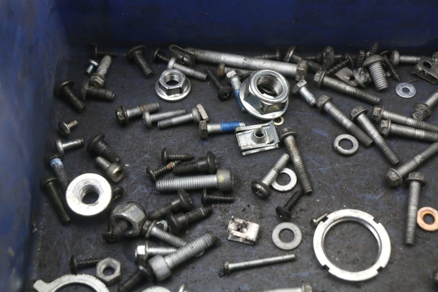 photo de ZAK SCHROEVEN EN BEVESTIGINGSMATERIAAL GILERA RUNNER SP 50 (2009 - 2017) - Technische close-up